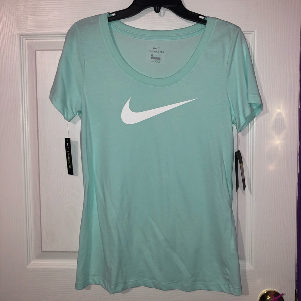 Womens Nike tee